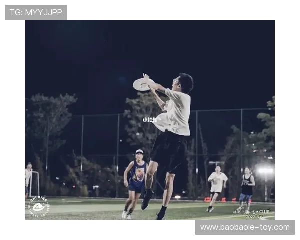 深圳飞盘队在滑板精英赛中的默契配合与战术分析