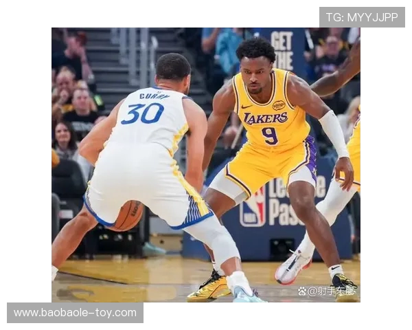 2016年湖人与勇士季前赛精彩对决回顾与分析